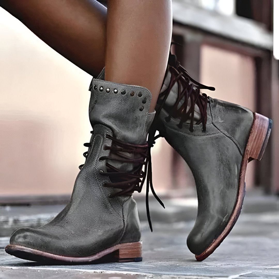 Annia - Botas de couro com cadarços