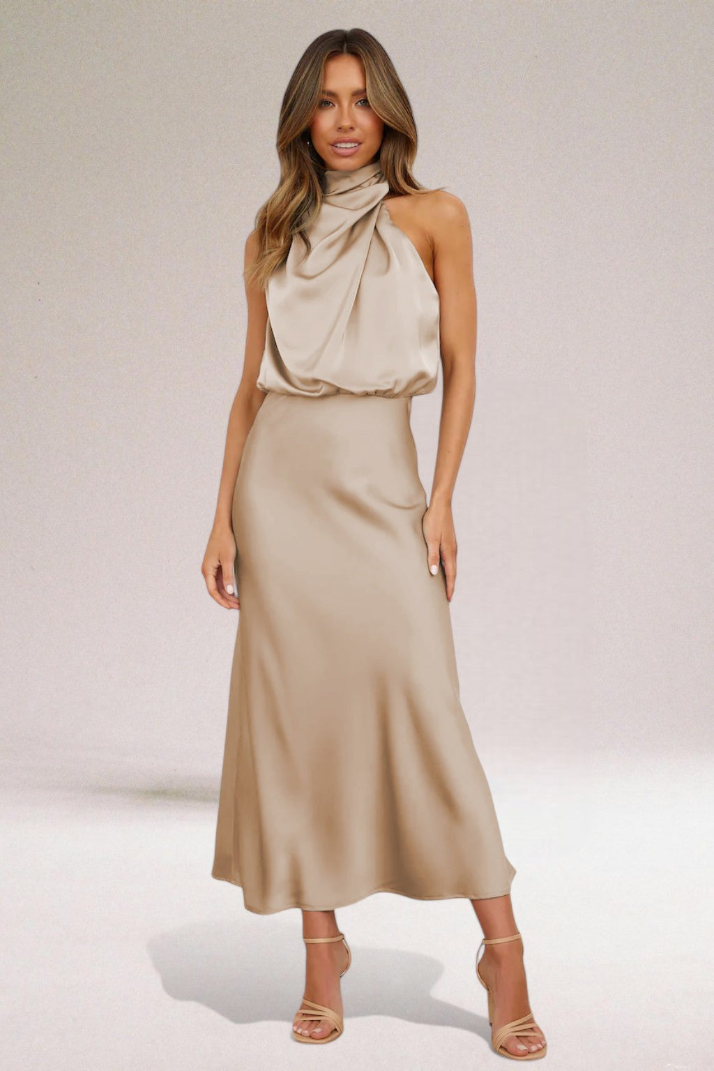 Flavia™ | Vestido glamour em cetim com decote
